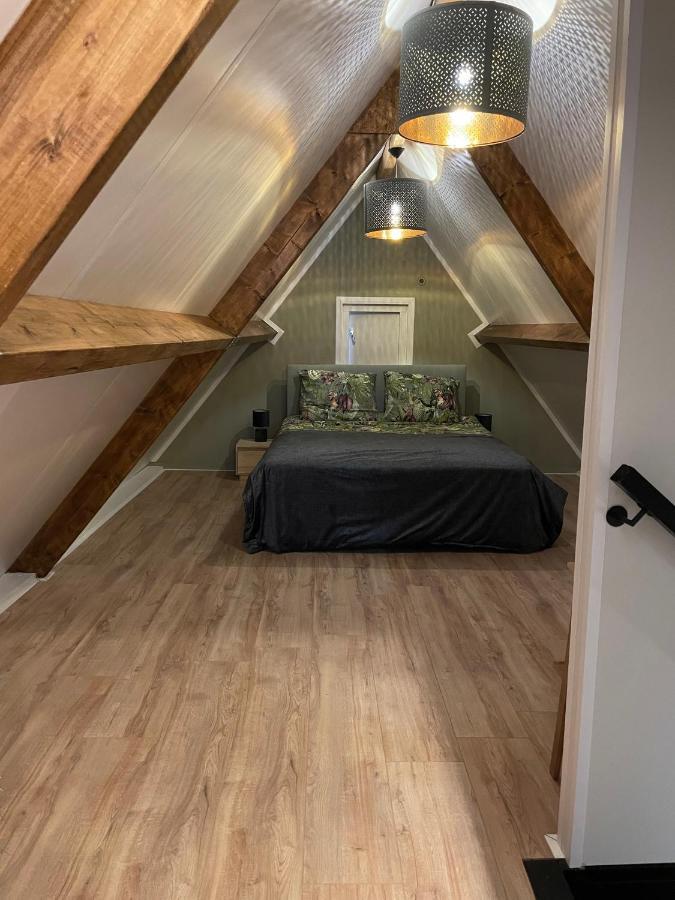De Heerlykheid Wemeldinge, Vlak Bij Strand En Bos, Ruime Vakantiewoning Met Eigen Patio In De Karakteristieke Dorpsstraat Exterior foto